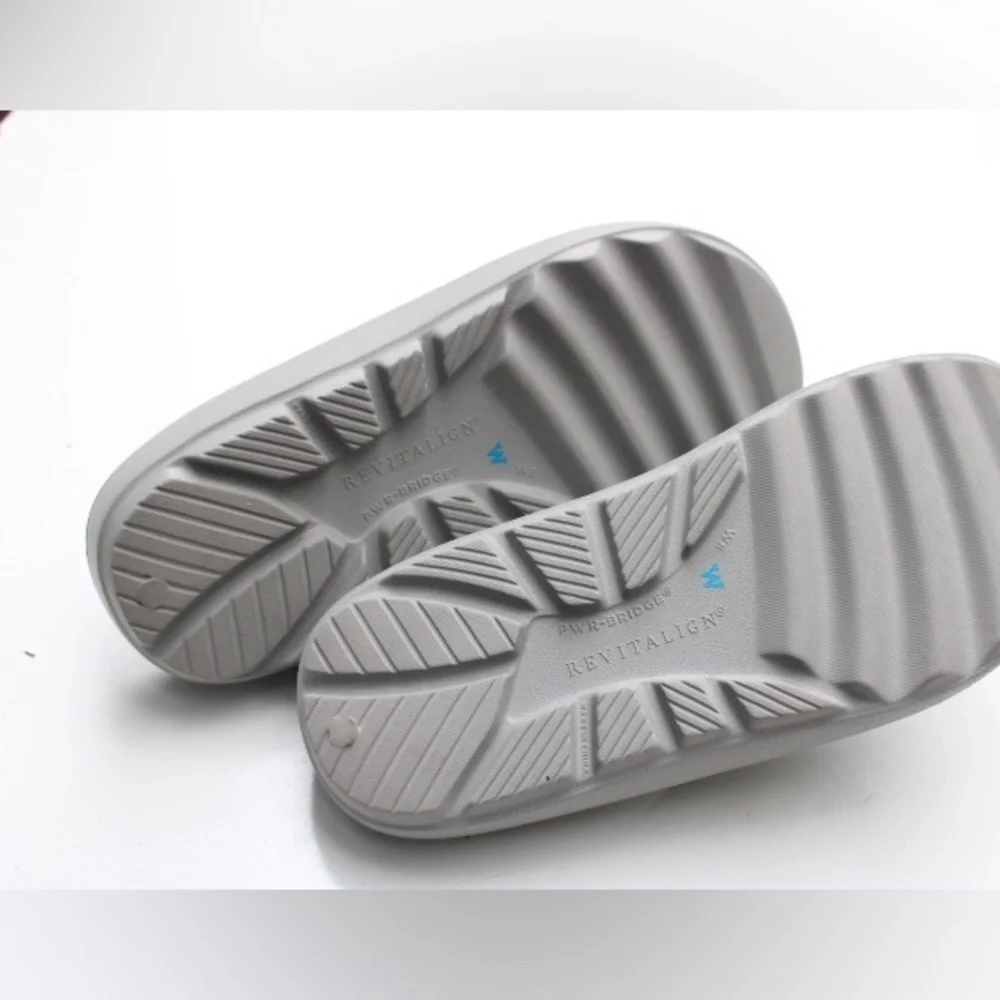NWOT REVITALIGN Fusion Strive slide sandals